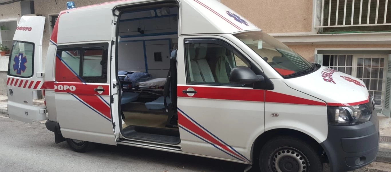 Θεσπρωτία: Mετέφεραν παράνομους μετανάστες με ιδιωτικό ασθενοφόρο